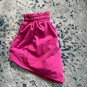 Lululemon Hotty hot shorts 4"